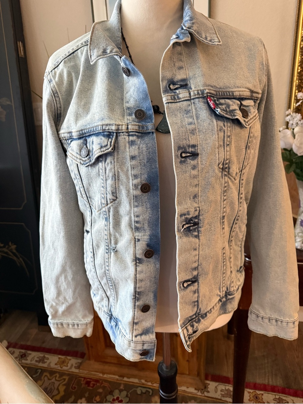 Levi's Light Blue Washed Denim Jacket - Women's S but fits to medium